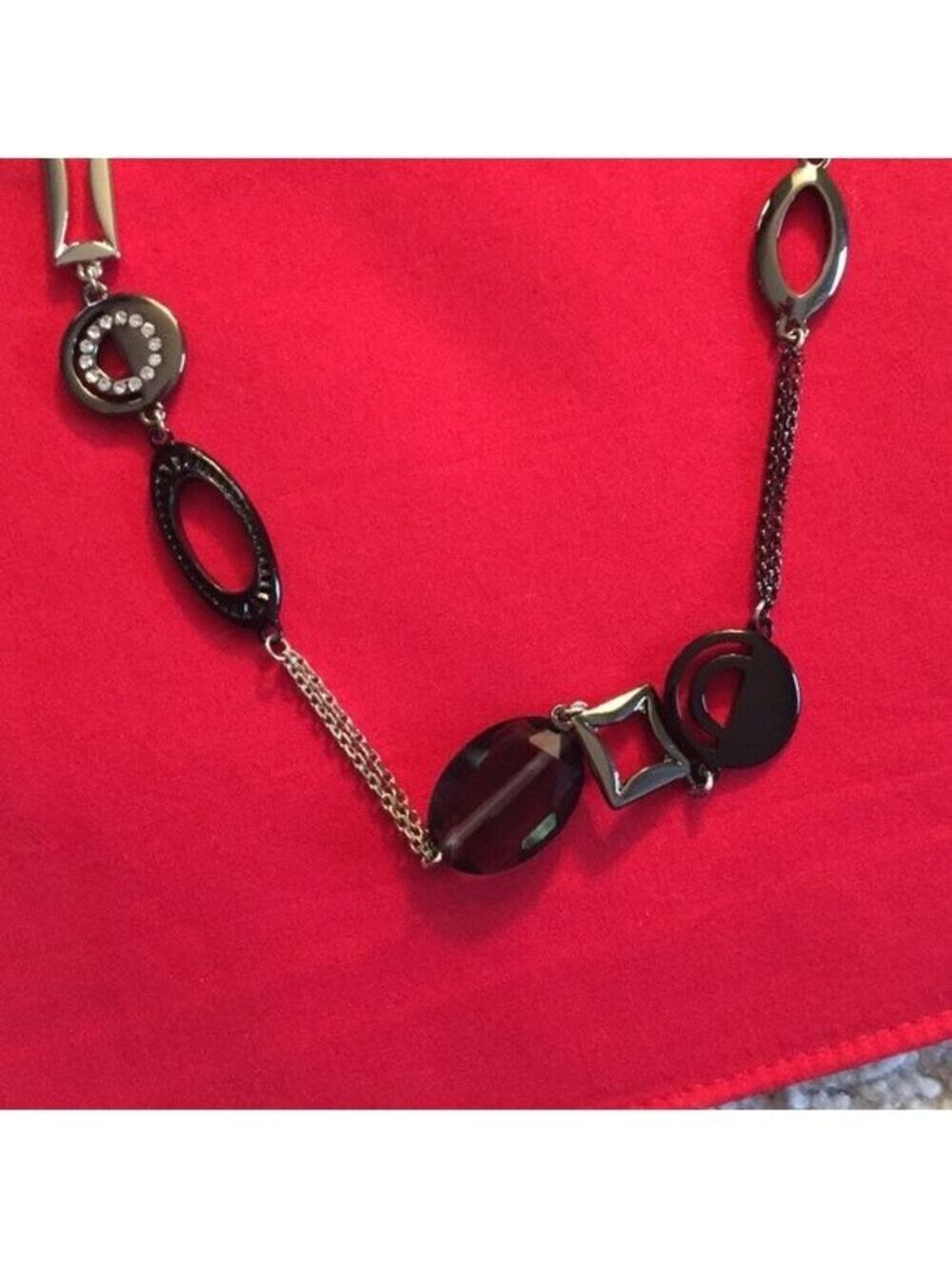 Beautiful Lia Sophia Necklace - Picture 3 of 3